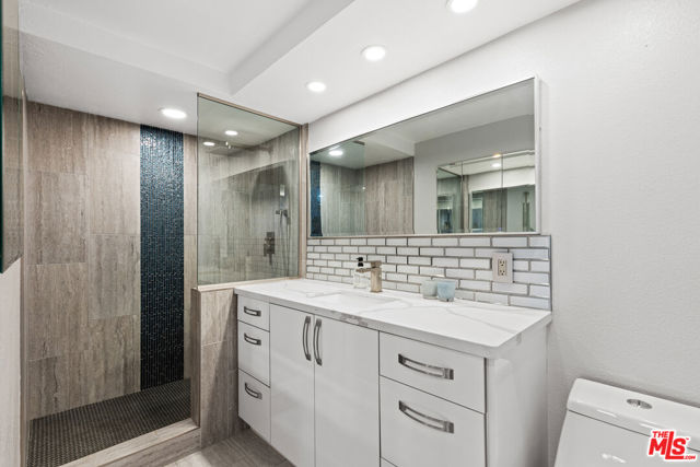 3059 Heather Drive, Fullerton CA: https://media.crmls.org/mediaz/be664da8-6f0f-4fa3-8a49-546dc409f8fe.jpg