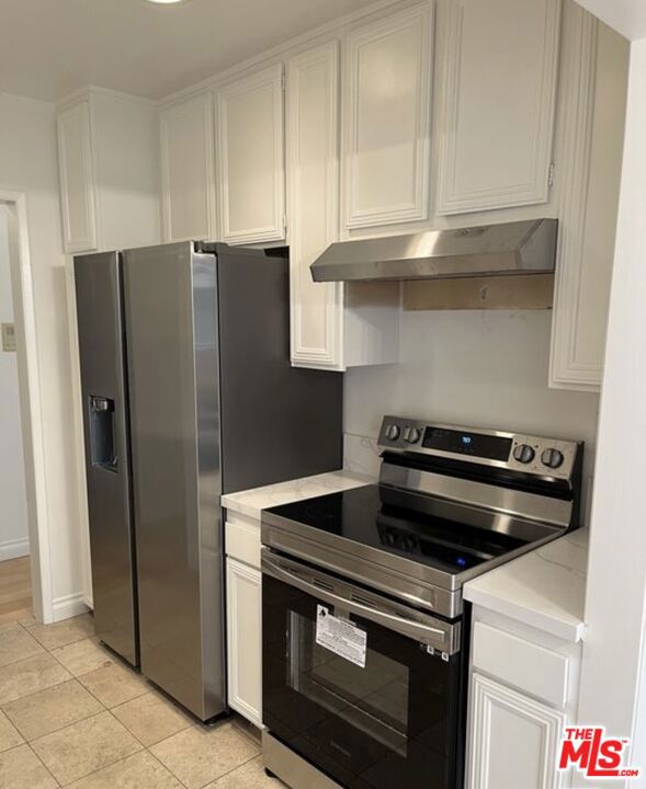 Drew Fenton | 530 S Barrington Avenue Los Angeles CA | MLS: 7182607