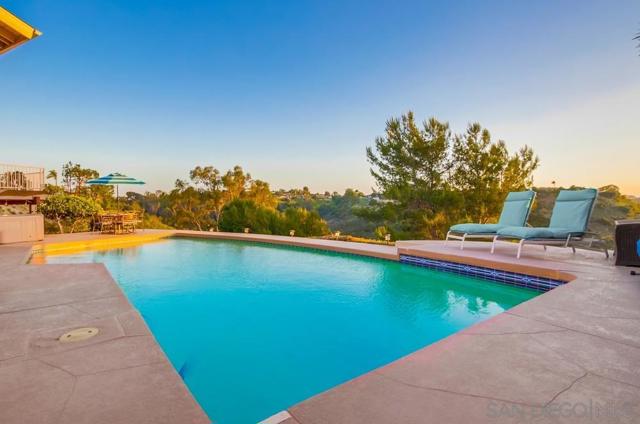 1963 Hacienda Circle, El Cajon CA: https://media.crmls.org/mediaz/be678e51-c503-42b8-9dca-2fa170e7fd40.jpg