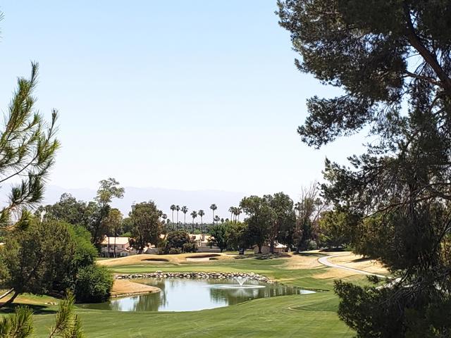 340 Vista Royale Drive, Palm Desert CA: https://media.crmls.org/mediaz/be67de1b-e204-431d-9fa6-915ef101b23c.jpg