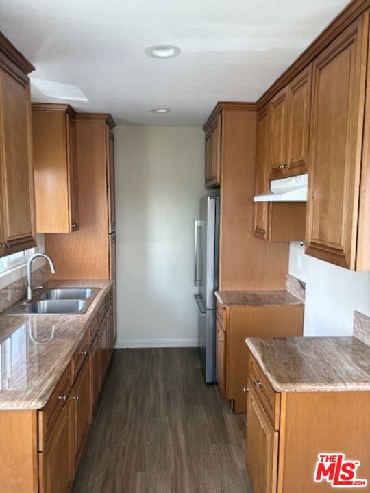 6109 Brynhurst Avenue, Los Angeles CA: https://media.crmls.org/mediaz/be681c3c-1e5c-44b9-955f-6d7117e5e37e.jpg