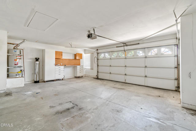 712 Rosebud Drive, Oxnard CA: https://media.crmls.org/mediaz/be68be6b-1b00-4a6c-96bf-37671f9c00be.jpg