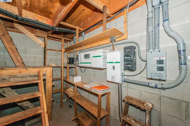 8341 East Side Rd, Trinity Center CA: https://media.crmls.org/mediaz/be69156d-6a82-40ed-9a0a-ee3d5cf7bfd1.jpg