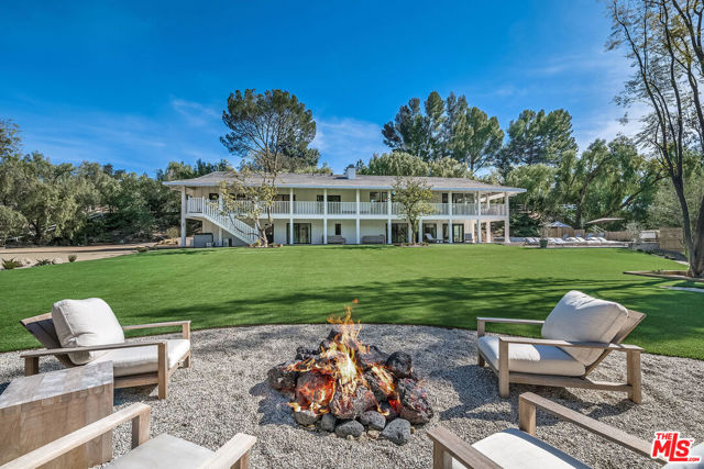25010 Jim Bridger Road, Hidden Hills CA: https://media.crmls.org/mediaz/be6997c2-ab36-4c32-bd94-3d462234fedb.jpg