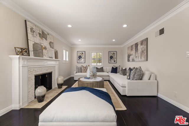 6130 Flores Avenue, Los Angeles CA: https://media.crmls.org/mediaz/be69b71e-47c6-48cb-9022-97243de11441.jpg