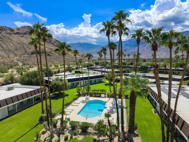 2515 E Jacaranda Road, Palm Springs CA: https://media.crmls.org/mediaz/be6a2f50-2a0e-468d-8913-62f762d39cc8.jpg