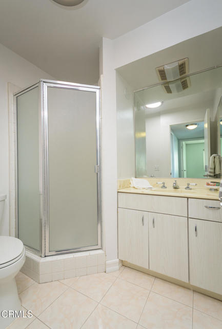 Detail Gallery Image 10 of 21 For 3481 Stancrest Dr #223,  Glendale,  CA 91208 - 2 Beds | 2 Baths