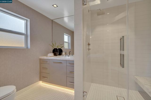 127 Caminar Way, Walnut Creek CA: https://media.crmls.org/mediaz/be6a5d9d-62ef-4fc4-8d76-821f3ebd81e7.jpg