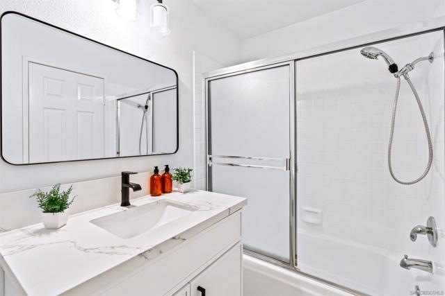 17865 Caminito Pinero, San Diego CA: https://media.crmls.org/mediaz/be6a8cc0-30e5-4b57-91d7-a5d8a40e0c2b.jpg