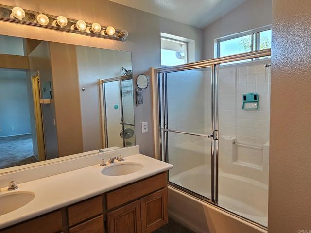 Detail Gallery Image 10 of 14 For 11080 Ivy Hill Dr, San Diego,  CA 92131 - 3 Beds | 2/1 Baths