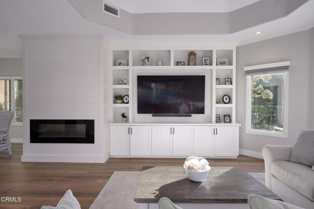 2021 Brittany Park Road, Camarillo CA: https://media.crmls.org/mediaz/be6b164e-e914-4533-b2c5-69a943a73e47.jpg