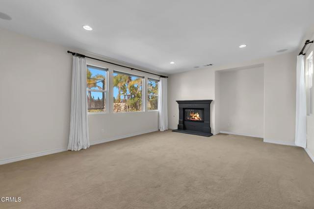 Detail Gallery Image 15 of 64 For 821 Somera Ct, Simi Valley,  CA 93065 - 5 Beds | 4/1 Baths