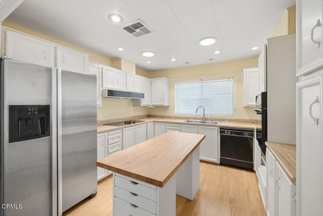 232 Talud Terrace Terrace, Camarillo CA: https://media.crmls.org/mediaz/be6b8285-8a1b-41f0-ac9a-ea5aa14ad017.jpg
