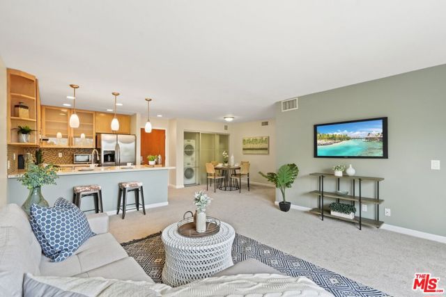4702 Fulton Avenue, 305 photo 6