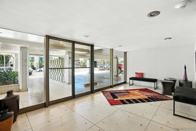 222 Quince St, San Diego CA: https://media.crmls.org/mediaz/be6bf6e0-5bee-494f-a00c-2cbbdb629044.jpg