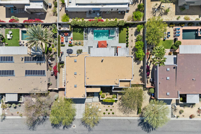 1069 Azure Court, Palm Springs CA: https://media.crmls.org/mediaz/be6c09b6-aecb-4333-822f-8d5643c8a28c.jpg
