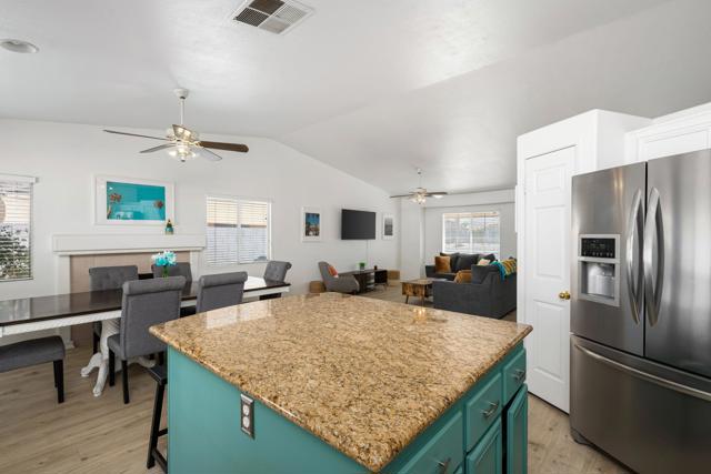 45405 Deerbrook Circle, La Quinta CA: https://media.crmls.org/mediaz/be6c6de0-7425-47c3-8e7f-d9c6664d3d1f.jpg