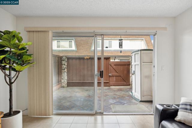 14295 Doolittle Dr, San Leandro CA: https://media.crmls.org/mediaz/be6cc87a-2e4f-425a-b540-a5b9babc2599.jpg
