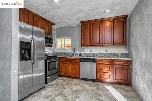 5071 Bonwell Drive, Concord CA: https://media.crmls.org/mediaz/be6d2812-77a7-49d3-933e-1155352aaee8.jpg