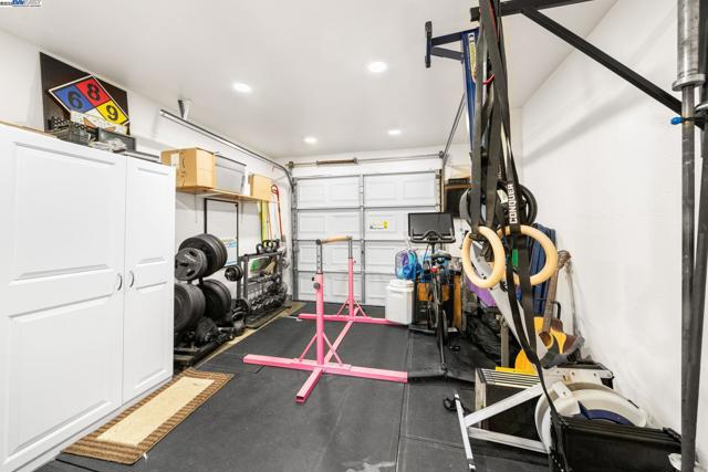 692 Adelle St, Livermore CA: https://media.crmls.org/mediaz/be6d6a98-a0bf-4989-848c-118d1b4307dc.jpg