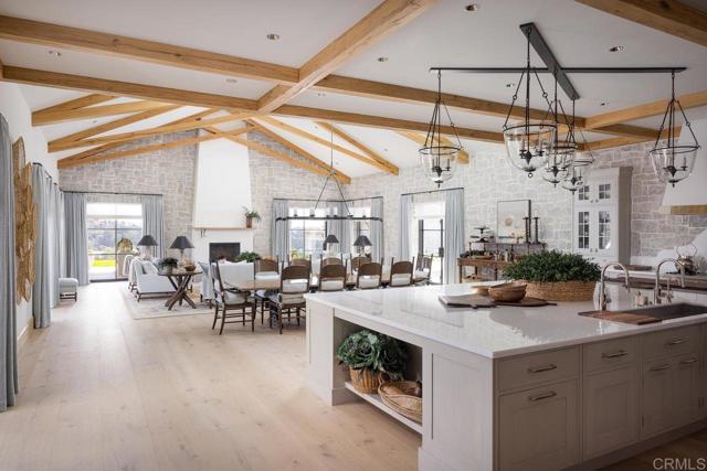 17845 Via de Fortuna, Rancho Santa Fe CA: https://media.crmls.org/mediaz/be6f13d4-b6e9-428c-99d2-7a9153c6c590.jpg