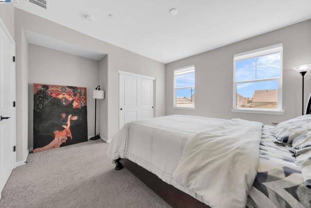 2859 Wylin Blvd, Lathrop CA: https://media.crmls.org/mediaz/be6fa13d-1945-448d-900b-8b543c2ac05c.jpg