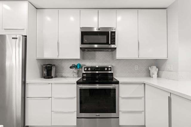 877 E Arenas Road, Palm Springs CA: https://media.crmls.org/mediaz/be700c2b-b698-4dbe-a1b4-3bcd95e34103.jpg