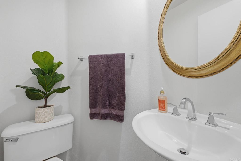 https://media.crmls.org/mediaz/be700da1-5e23-4570-a2c8-de8cf72a82e7.jpg?preset=X-Large