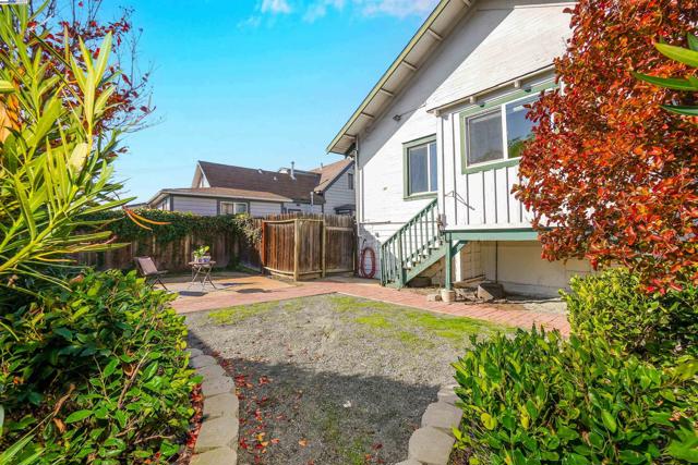 1781 B St, Hayward CA: https://media.crmls.org/mediaz/be7098e5-324c-440b-8c92-37fe2aabc60f.jpg