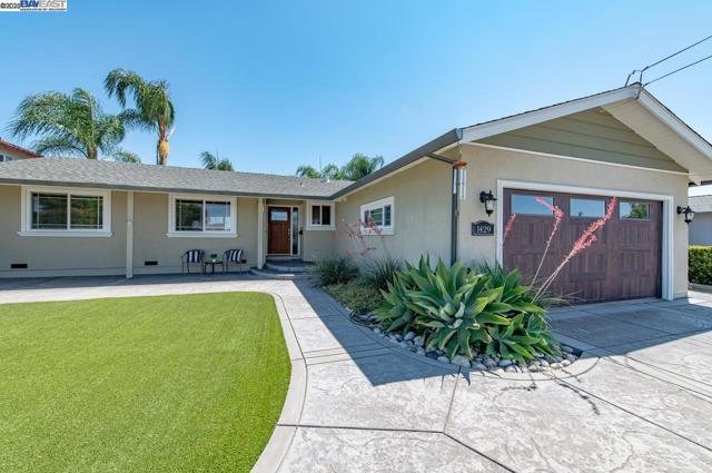 1429 Columbus Ave, Livermore CA: https://media.crmls.org/mediaz/be70e594-c9fe-4394-9e0a-7c1089b3b472.jpg