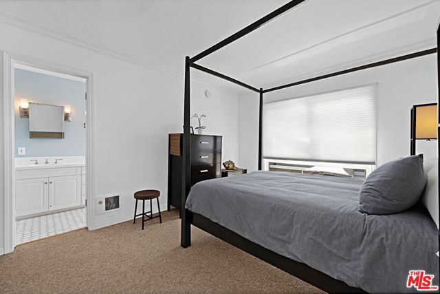 20 1/2 NORTHSTAR Street, Marina del Rey CA: https://media.crmls.org/mediaz/be70fdee-46af-43ff-9273-cd8a251caf4c.jpg
