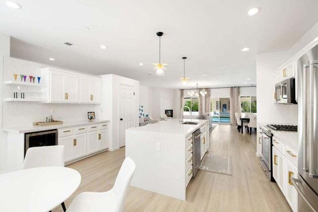 836 Mira Grande, Palm Springs, CA 92262