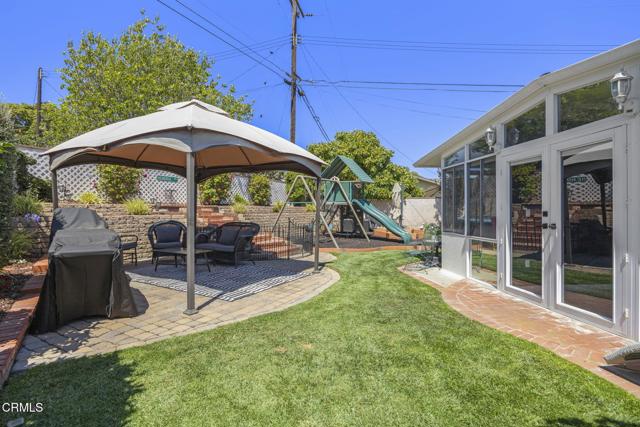 122 Taft Avenue, Ventura CA: https://media.crmls.org/mediaz/be7133f7-e627-46e9-a6f9-c6ea855e0e66.jpg