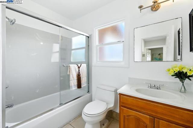 825 Billings Blvd, San Leandro CA: https://media.crmls.org/mediaz/be720876-f973-4792-8eca-239e6dd8f42f.jpg