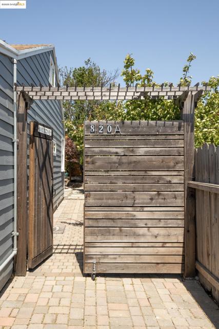 820 Amador St, Richmond CA: https://media.crmls.org/mediaz/be728406-5d3c-4ea9-b062-e53aa73556e4.jpg