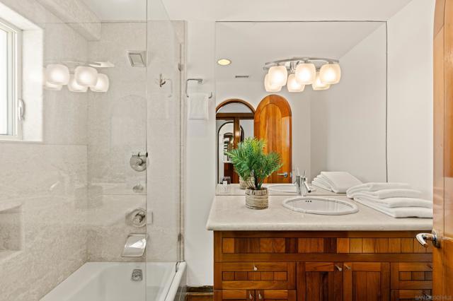 2617 Ocean Front Walk, San Diego CA: https://media.crmls.org/mediaz/be72e8c8-08e6-4552-b6ff-a348f36c0326.jpg