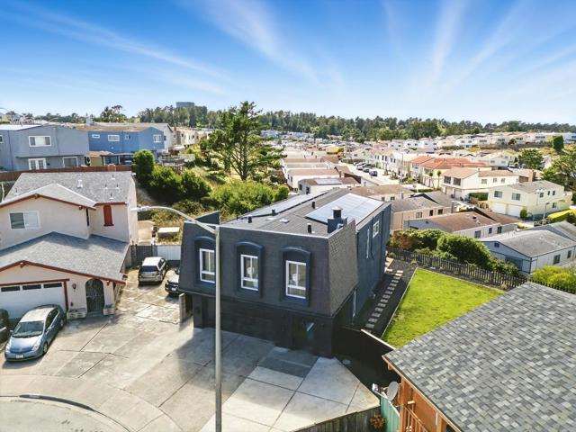102 Dennis Drive, Daly City CA: https://media.crmls.org/mediaz/be73c0d5-5097-4392-8b5e-4233df92eaab.jpg