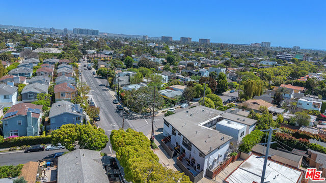 2001 Penmar Avenue, Venice CA: https://media.crmls.org/mediaz/be74a938-4773-4482-88d8-c27b2ba85113.jpg