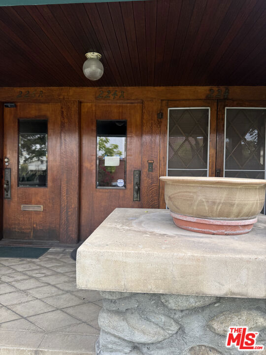 224 N Louise Street, Glendale CA: https://media.crmls.org/mediaz/be74c676-078b-48c3-aef5-bc391deb5861.jpg