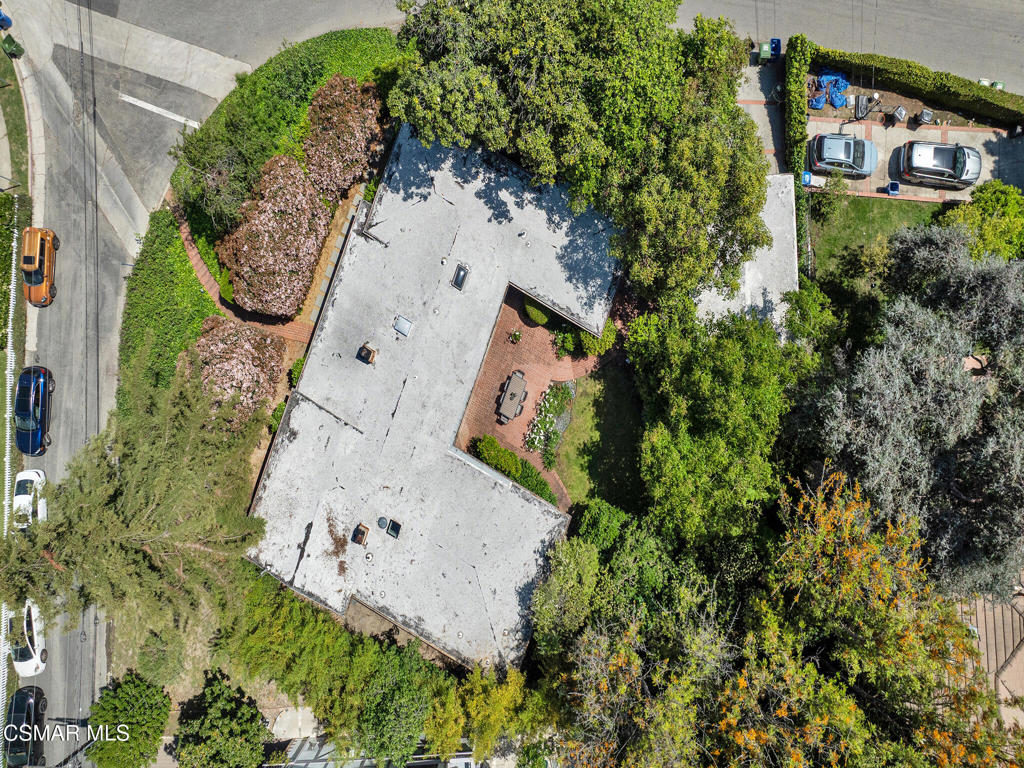 13606 Oak Canyon AvenueSherman Oaks img 70