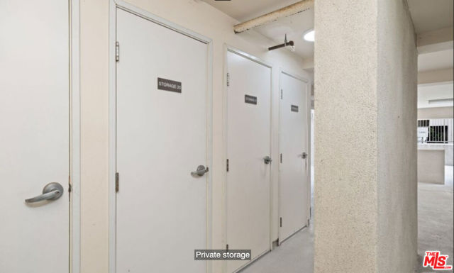 7249 Franklin Avenue, Los Angeles CA: https://media.crmls.org/mediaz/be75768d-a79d-4858-b232-df347e15afff.jpg