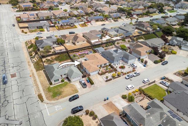 137 Silverwood Place, Marina CA: https://media.crmls.org/mediaz/be75970a-3087-4a72-bc03-79533ac2cd1e.jpg