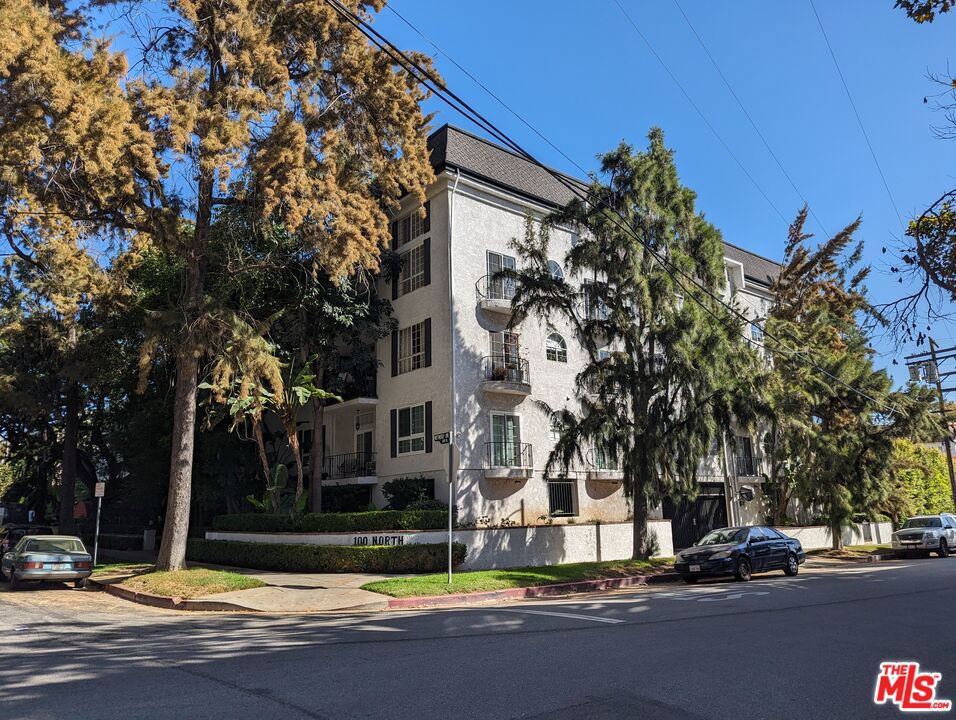 100 N Wetherly Drive #3D