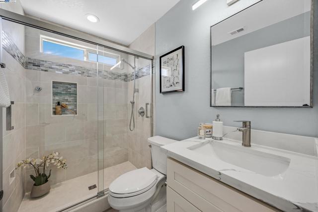 2236 Oakland Ave, Pleasanton CA: https://media.crmls.org/mediaz/be761edd-93cc-43bc-8fdb-70cf972b469a.jpg