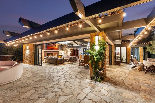 5653 Linea Del Cielo, Rancho Santa Fe CA: https://media.crmls.org/mediaz/be7666dc-d8cb-482b-97b8-df5bcd3f5326.jpg