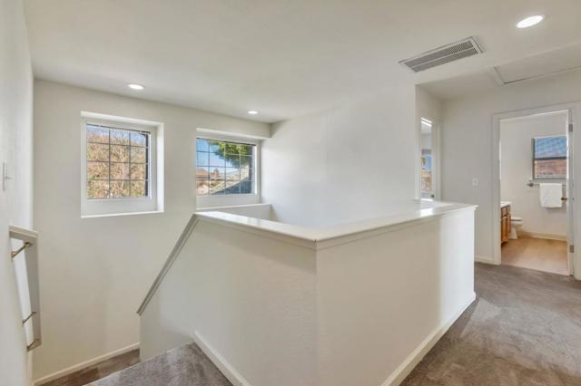 9642 Eagle Hills Way, Gilroy CA: https://media.crmls.org/mediaz/be766e00-bf8b-40f0-a640-daec49e7c7c9.jpg