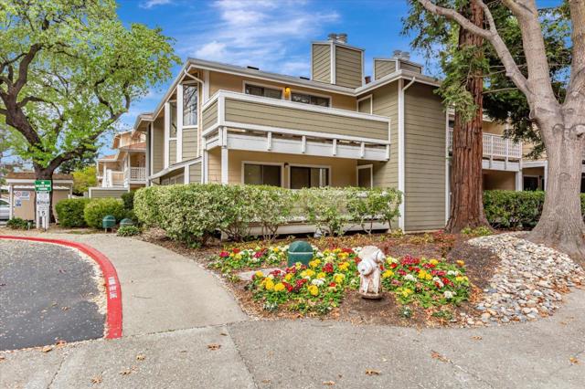 2575 Oak Road, Walnut Creek CA: https://media.crmls.org/mediaz/be772c58-e867-4c92-b82c-001d8239e01a.jpg