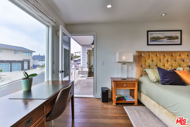 218 Montreal Street, Playa del Rey CA: https://media.crmls.org/mediaz/be77a69e-281d-497f-a6fa-8da3b8373a97.jpg