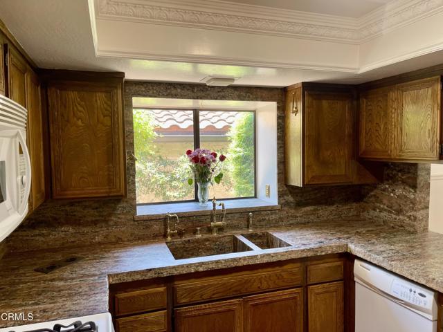 205 Pirie Road, Ojai CA: https://media.crmls.org/mediaz/be782bdf-ca86-4d37-a479-20d46f75666e.jpg