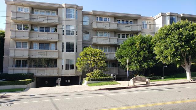 Detail Gallery Image 1 of 54 For 575 S Barrington Ave #404,  Los Angeles,  CA 90049 - 2 Beds | 2/1 Baths